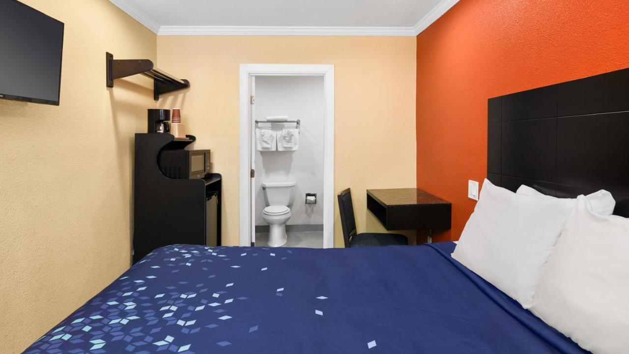 Scandia Motel Carlsbad Buitenkant foto