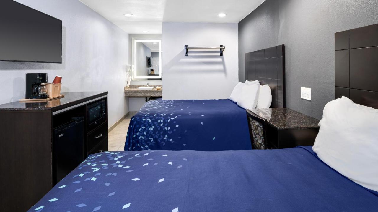 Scandia Motel Carlsbad Buitenkant foto
