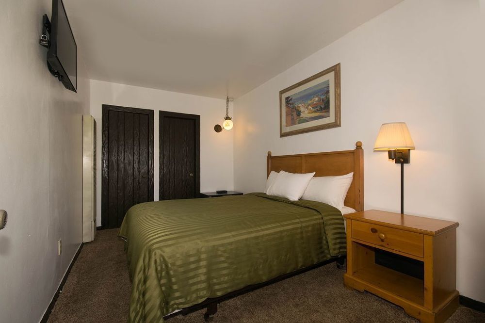 Scandia Motel Carlsbad Buitenkant foto