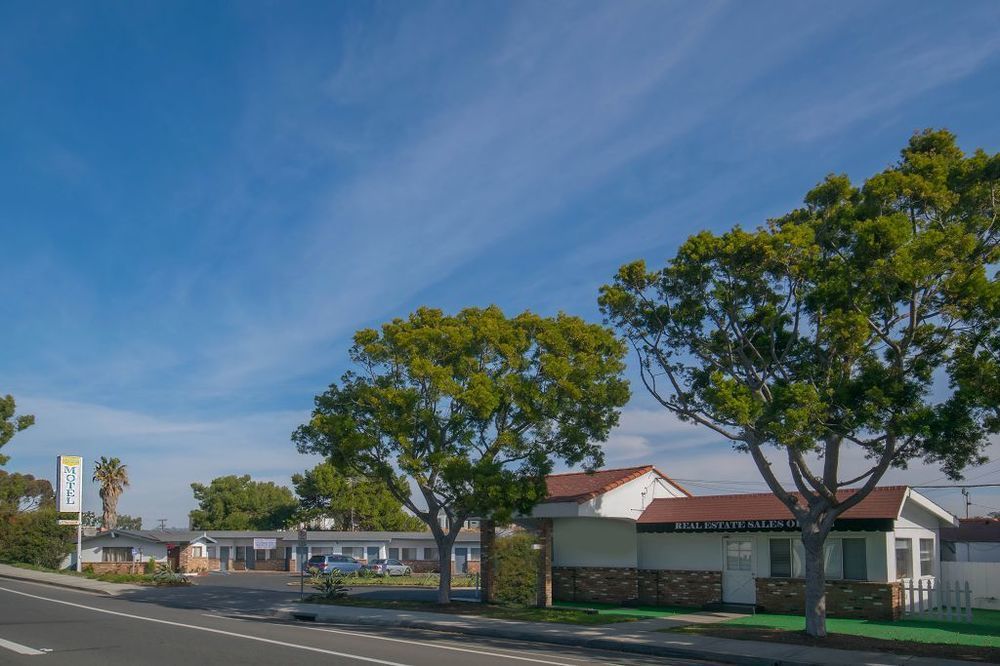 Scandia Motel Carlsbad Buitenkant foto