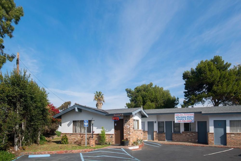 Scandia Motel Carlsbad Buitenkant foto