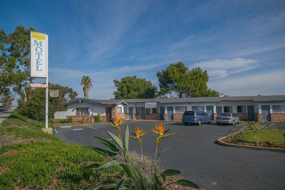 Scandia Motel Carlsbad Buitenkant foto