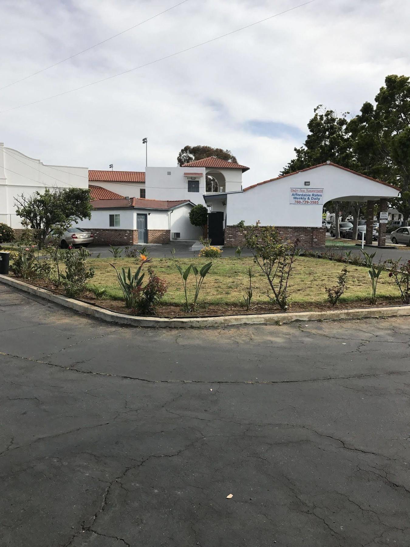 Scandia Motel Carlsbad Buitenkant foto
